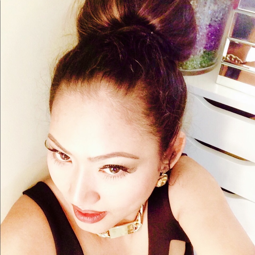 Meet your Posher, Jewel